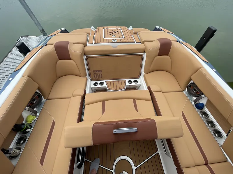 Slide: The Image of Mastercraft X26 2020 - 13