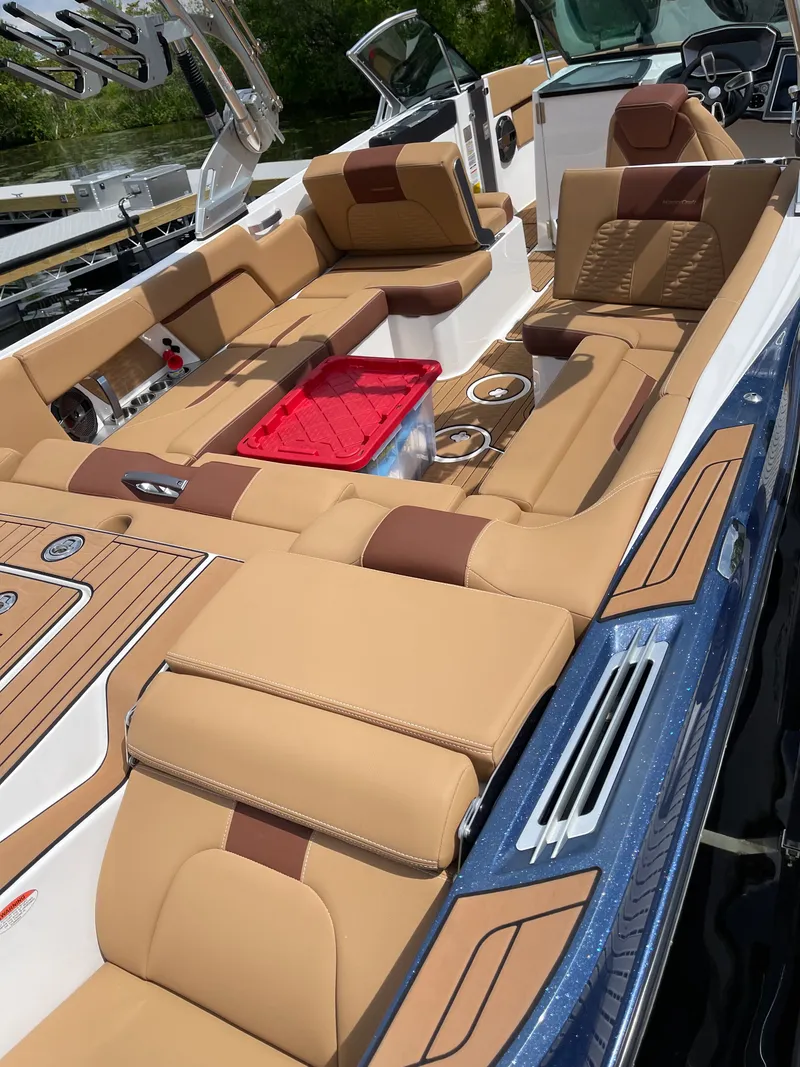 Slide: The Image of Mastercraft X26 2020 - 9