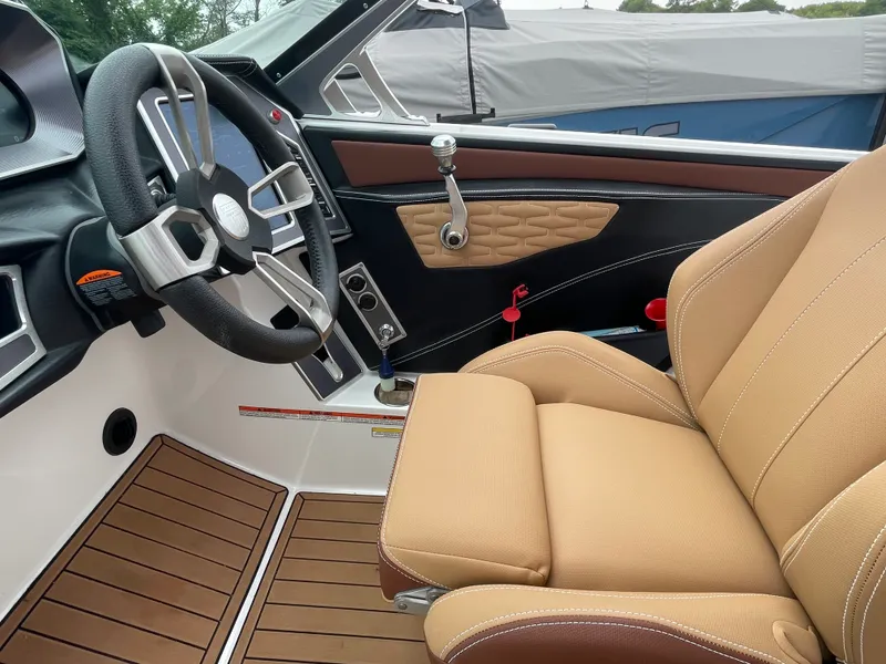 Slide: The Image of Mastercraft X26 2020 - 38