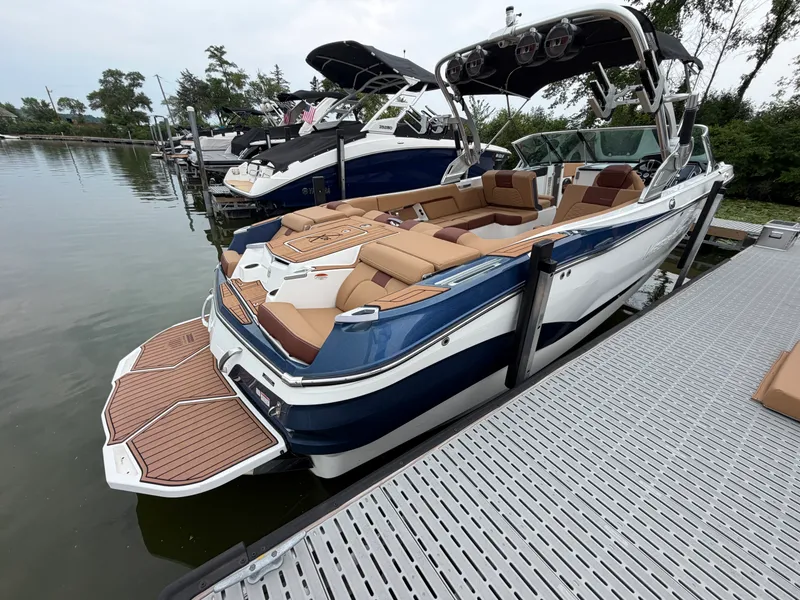 Slide: The Image of Mastercraft X26 2020 - 5
