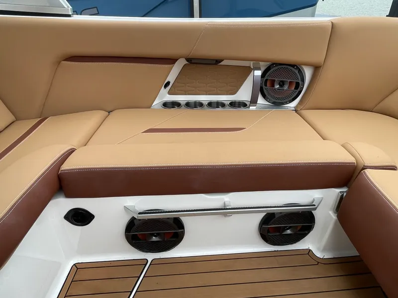 Slide: The Image of Mastercraft X26 2020 - 43