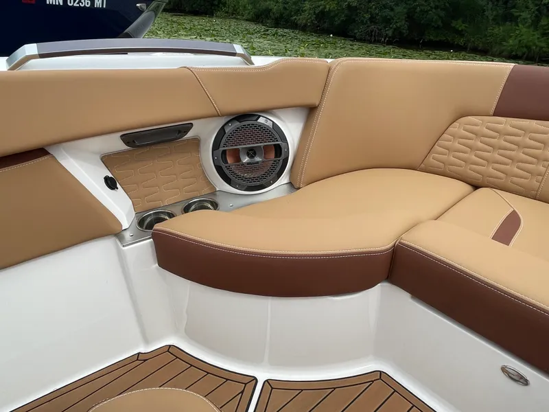 Slide: The Image of Mastercraft X26 2020 - 27