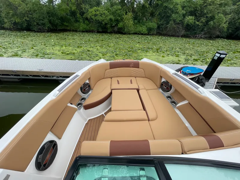 Slide: The Image of Mastercraft X26 2020 - 28