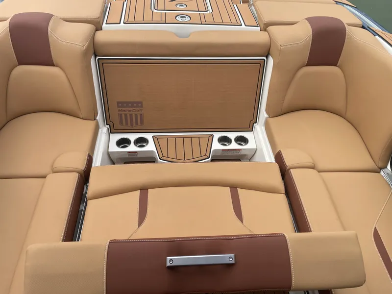 Slide: The Image of Mastercraft X26 2020 - 12