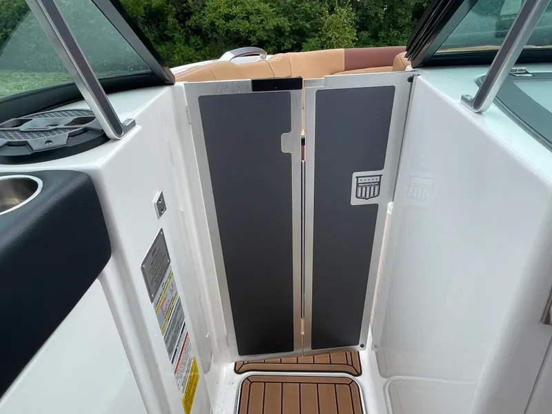 Slide: The Image of Mastercraft X26 2020 - 19