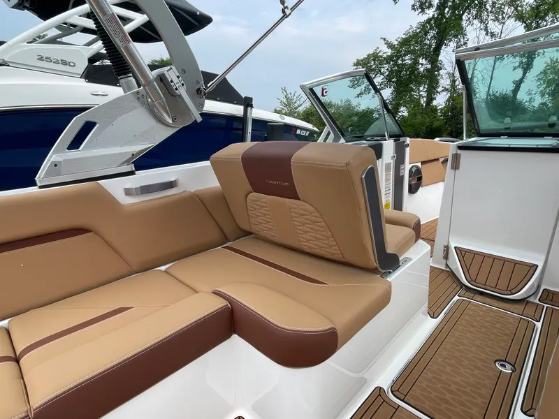 Slide: The Image of Mastercraft X26 2020 - 18