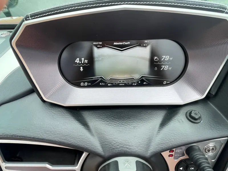 Slide: The Image of Mastercraft X26 2020 - 35