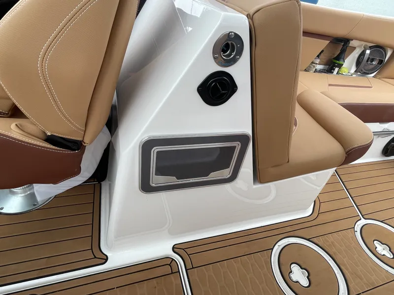 Slide: The Image of Mastercraft X26 2020 - 40