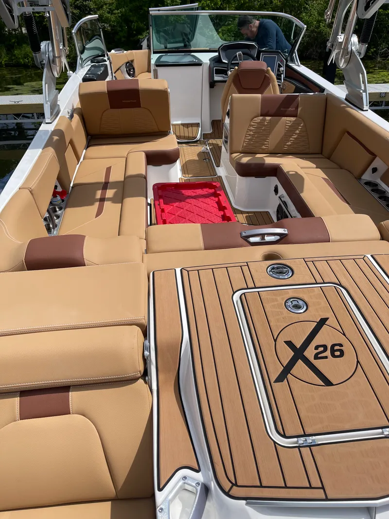 Slide: The Image of Mastercraft X26 2020 - 11