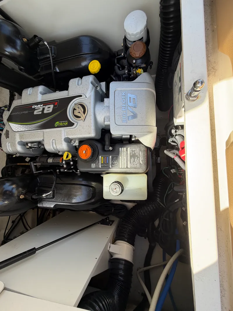 Slide: The Image of Sea Ray 290 SDX 2021 - 65