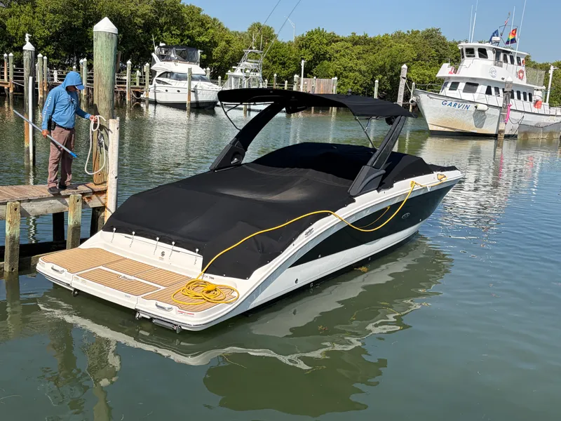 Slide: The Image of Sea Ray 290 SDX 2021 - 5