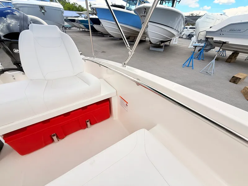 Slide: The Image of Boston Whaler 160 Super Sport 2027 - 23