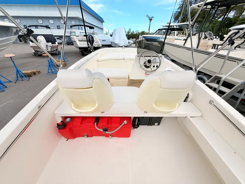 Slide: The Image of Boston Whaler 160 Super Sport 2027 - 19