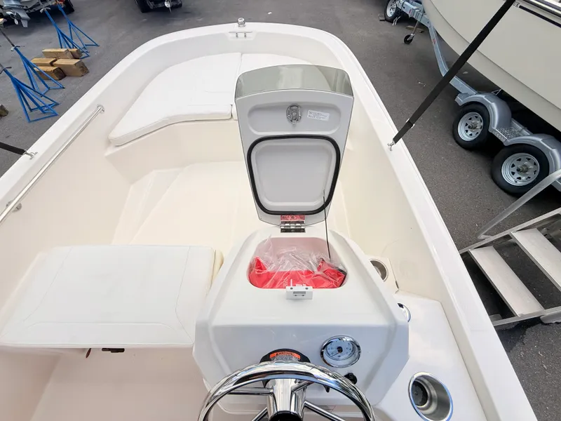 Slide: The Image of Boston Whaler 160 Super Sport 2027 - 28