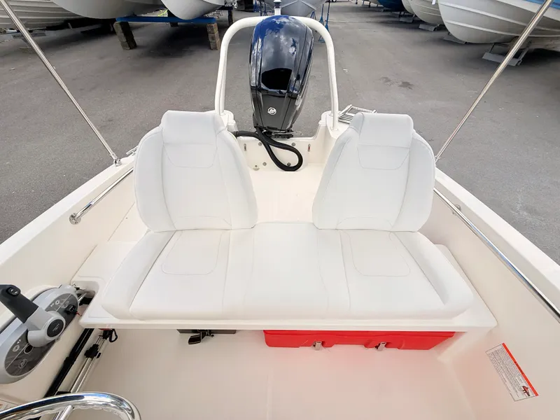 Slide: The Image of Boston Whaler 160 Super Sport 2027 - 22