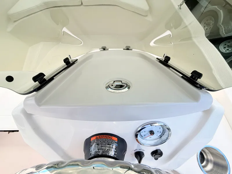 Slide: The Image of Boston Whaler 160 Super Sport 2027 - 27