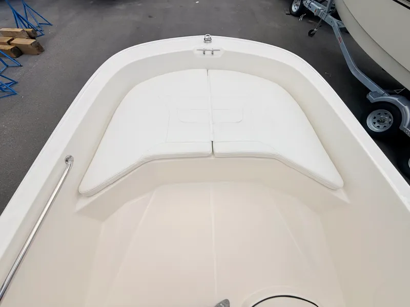 Slide: The Image of Boston Whaler 160 Super Sport 2027 - 32