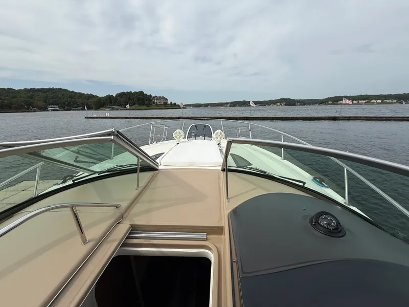 Slide: The Image of Sea Ray 330 SUNDANCER 2016 - 31