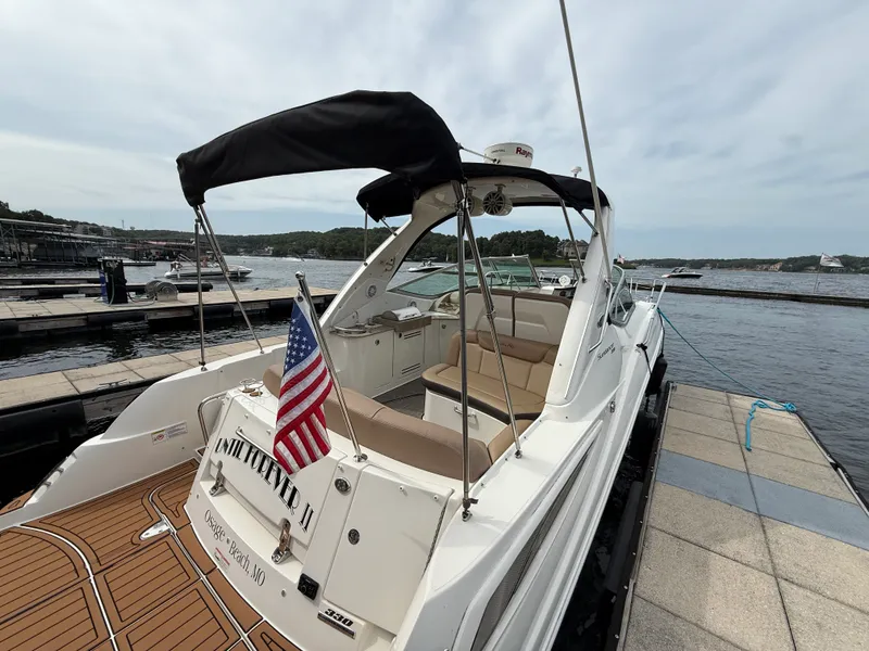 Slide: The Image of Sea Ray 330 SUNDANCER 2016 - 14