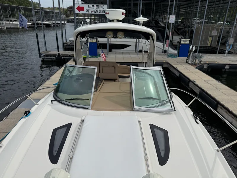 Slide: The Image of Sea Ray 330 SUNDANCER 2016 - 38