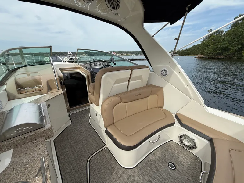 Slide: The Image of Sea Ray 330 SUNDANCER 2016 - 17