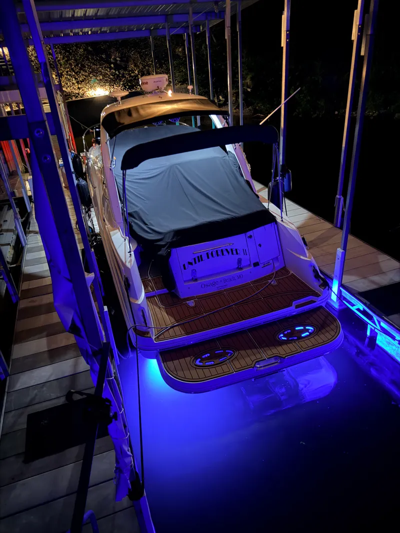 Slide: The Image of Sea Ray 330 SUNDANCER 2016 - 70