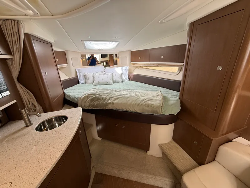 Slide: The Image of Sea Ray 330 SUNDANCER 2016 - 62