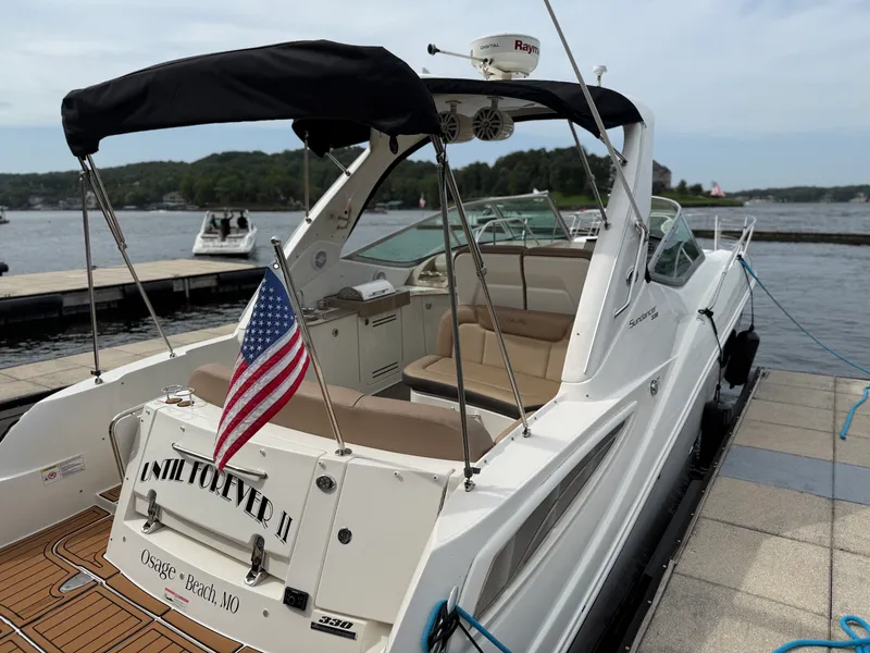 Slide: The Image of Sea Ray 330 SUNDANCER 2016 - 9