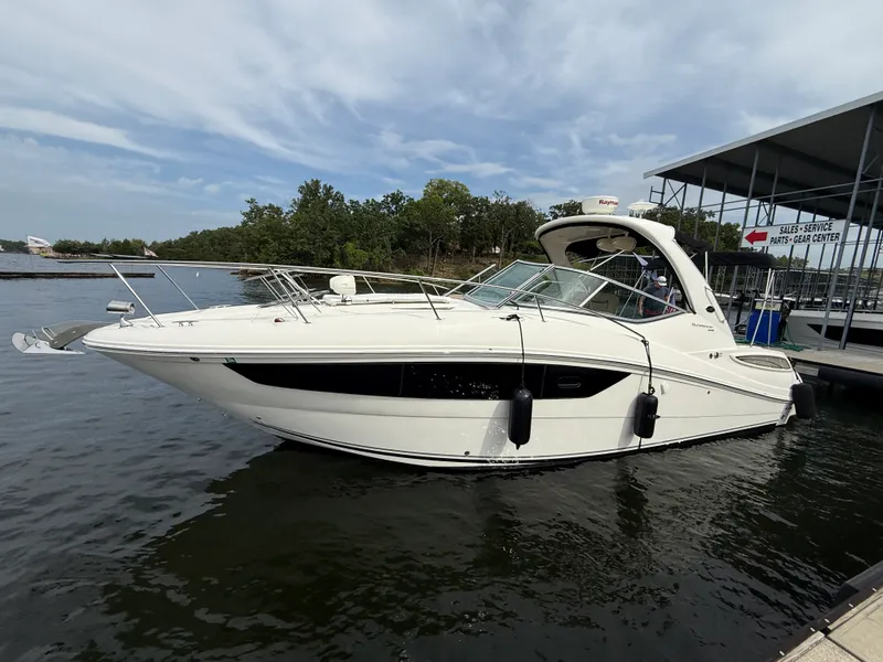 Slide: The Image of Sea Ray 330 SUNDANCER 2016 - 6