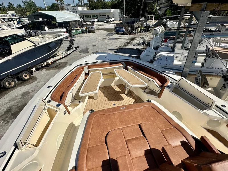 Slide: The Image of Scout 530 LXF 2024 - 12