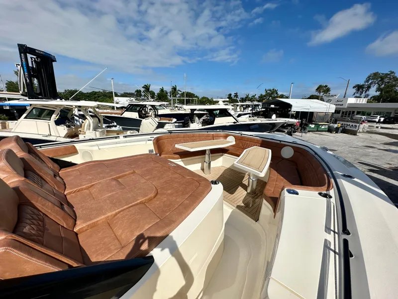 Slide: The Image of Scout 530 LXF 2024 - 13