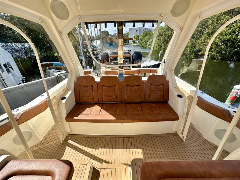 Slide: The Image of Scout 530 LXF 2024 - 16