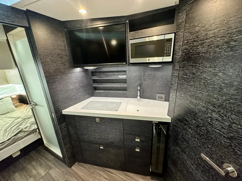 Slide: The Image of Scout 530 LXF 2024 - 22