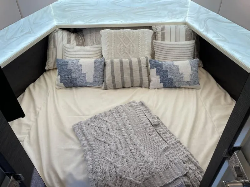 Slide: The Image of Scout 530 LXF 2024 - 24