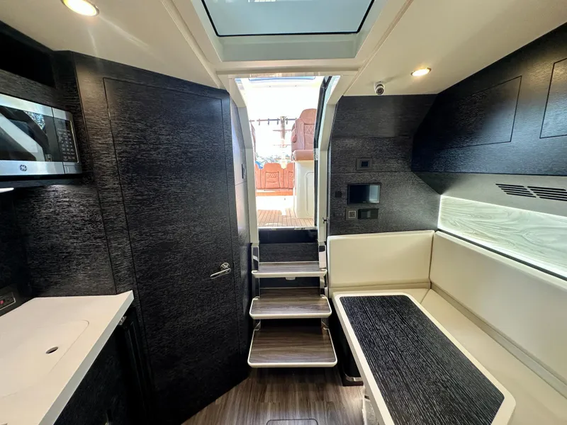 Slide: The Image of Scout 530 LXF 2024 - 26