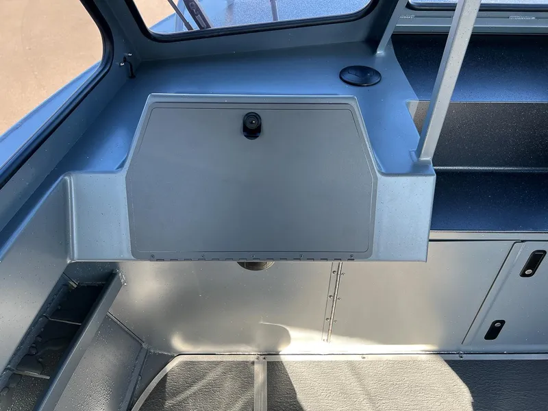 Slide: The Image of North River 24 Commander 2024 - 11