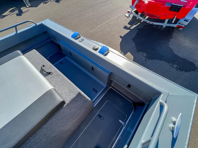 Slide: The Image of North River 24 Commander 2024 - 18