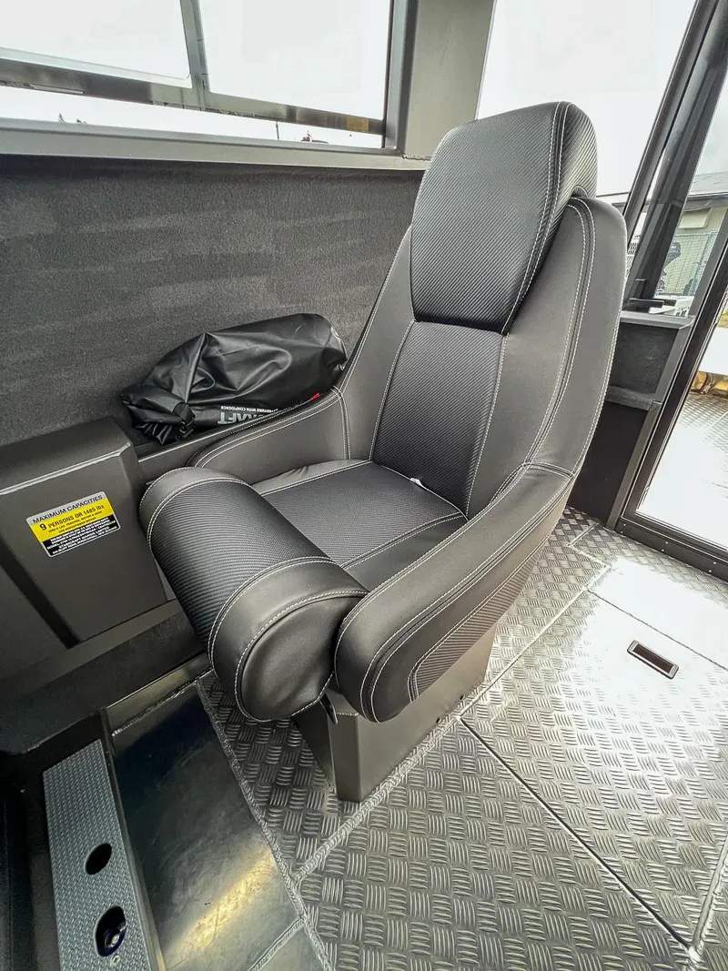 Slide: The Image of Stabi-Craft 2750 Ultra Centercab 2026 - 10