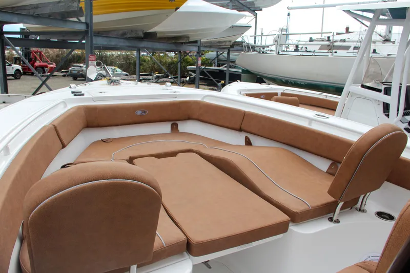 Slide: The Image of Sea Hunt Ultra 255 SE 2024 - 52