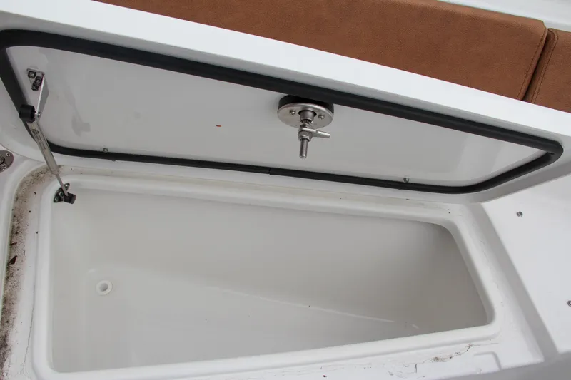 Slide: The Image of Sea Hunt Ultra 255 SE 2024 - 58