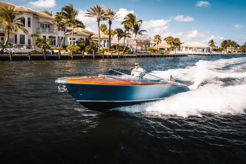 Slide: The Image of Riva 33 AQUARIVA SPORT 2012 - 4