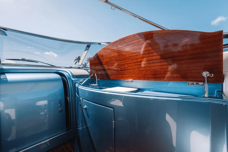 Slide: The Image of Riva 33 AQUARIVA SPORT 2012 - 9