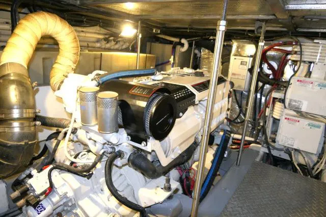Slide: The Image of Carver 530 Voyager Pilothouse 2001 - 52