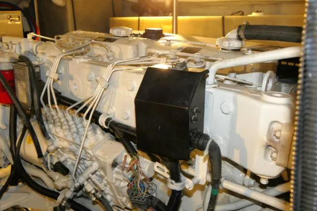 Slide: The Image of Carver 530 Voyager Pilothouse 2001 - 54