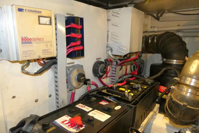 Slide: The Image of Carver 530 Voyager Pilothouse 2001 - 56
