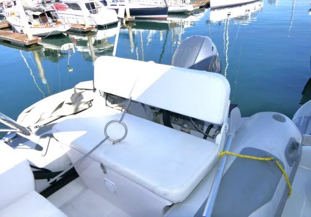 Slide: The Image of Carver 530 Voyager Pilothouse 2001 - 61