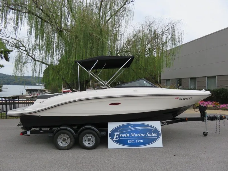 Slide: The Image of Sea Ray 210 SPX 2018 - 0