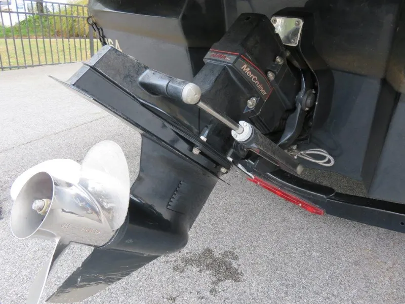 Slide: The Image of Sea Ray 210 SPX 2018 - 10