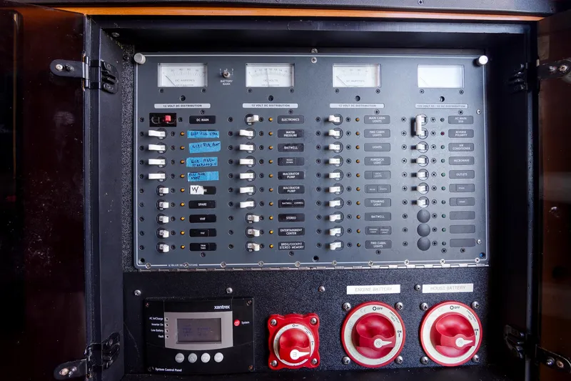 Slide: The Image of Mirage 32 2004 - 70