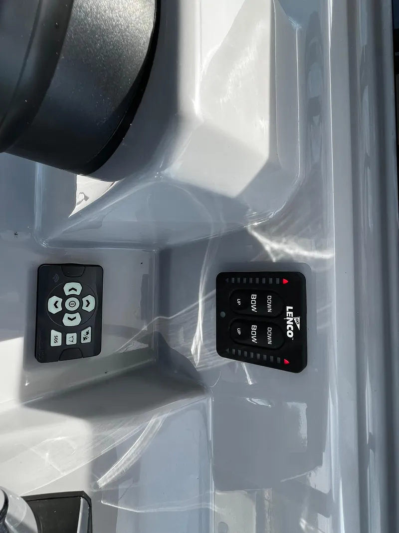 Slide: The Image of Jeanneau Leader 9.0 WA 2025 - 56